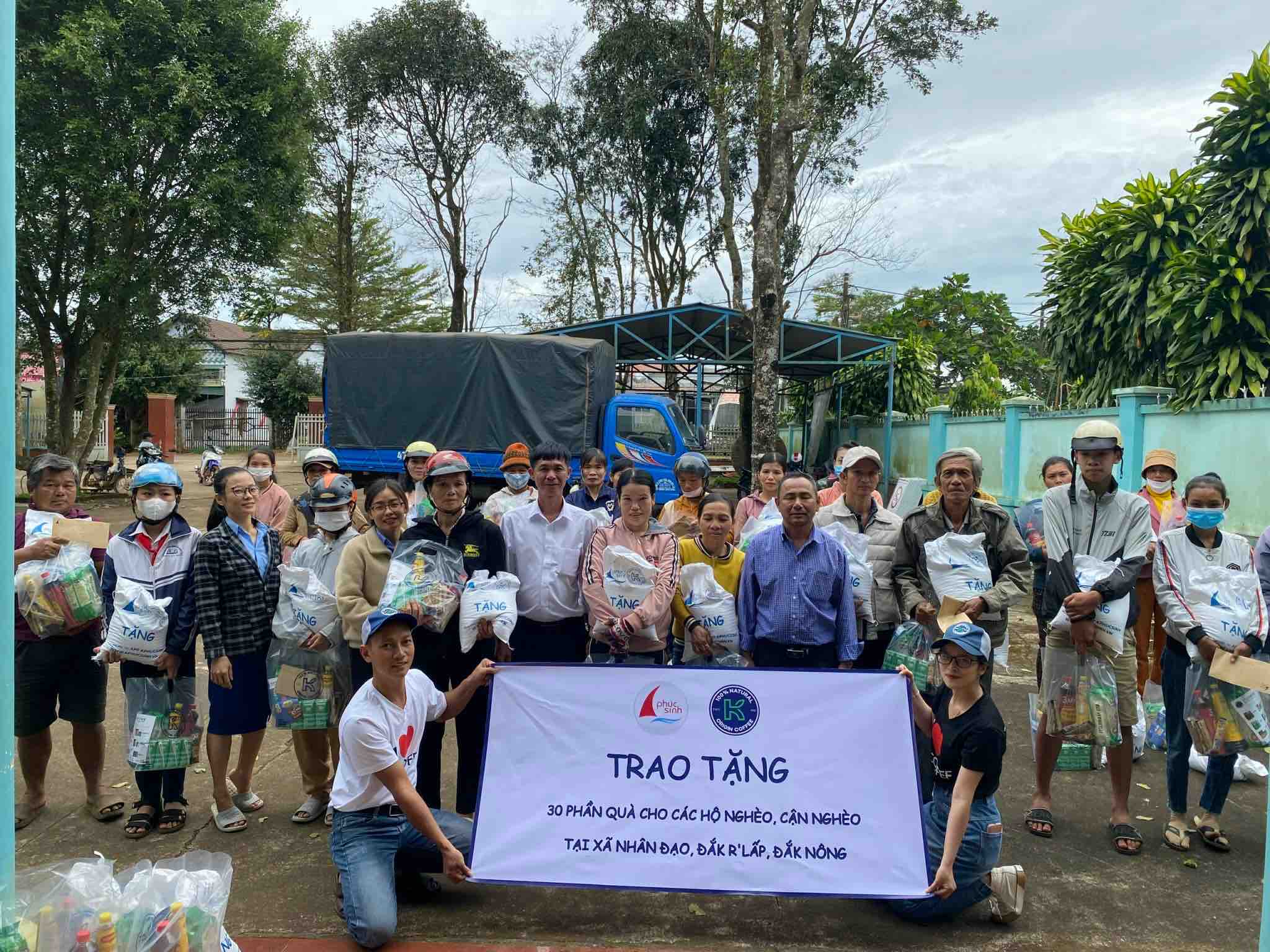 PHÚC SINH TRAO TẶNG 30 PHẦN QUÀ CHO HỘ NGHÈO, CẬN NGHÈO TẠI XÃ NHÂN ĐẠO, ĐẮK NÔNG