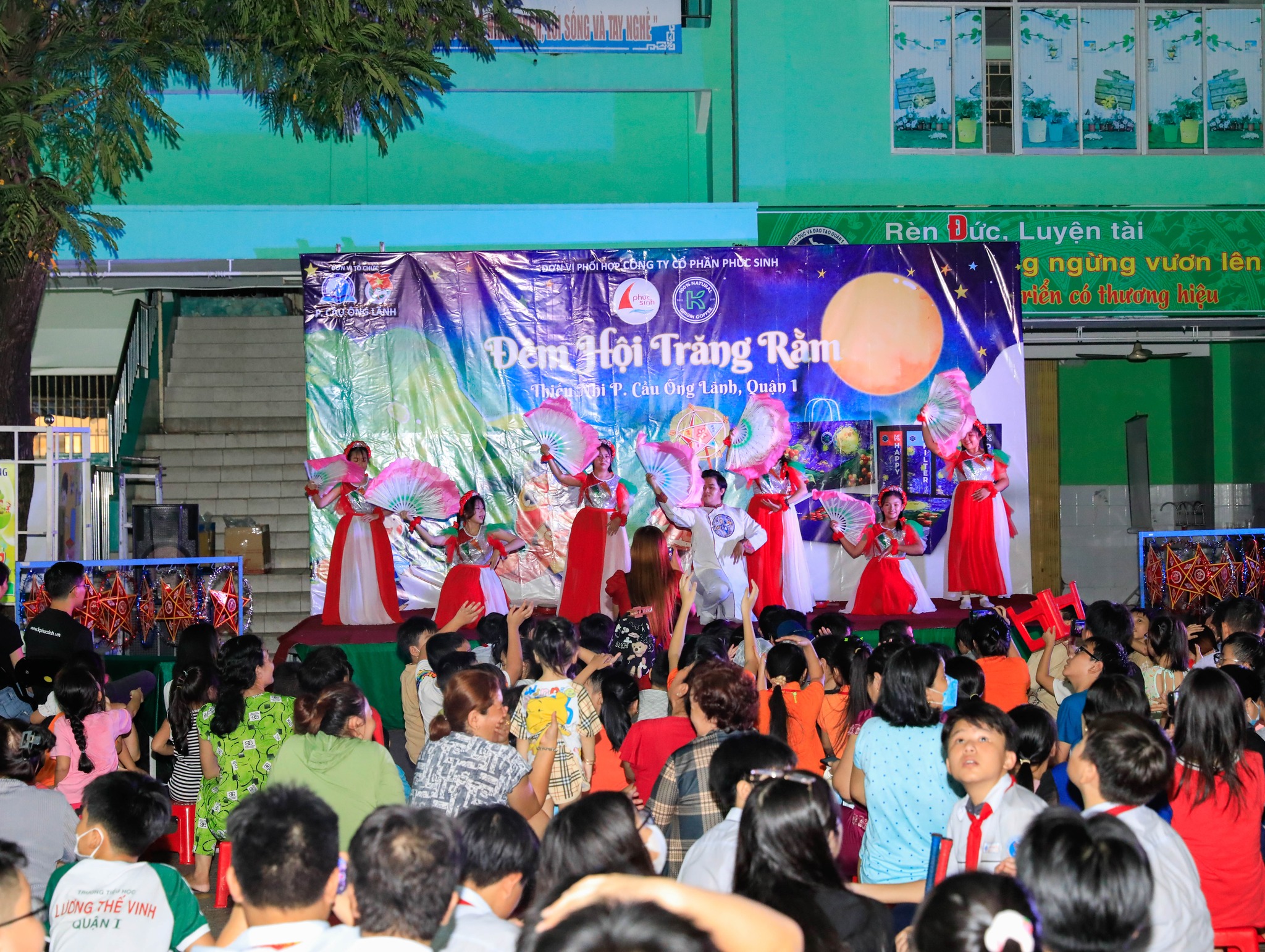 PHUC SINH GROUP CÙNG BÉ VUI HỘI TRĂNG RẰM