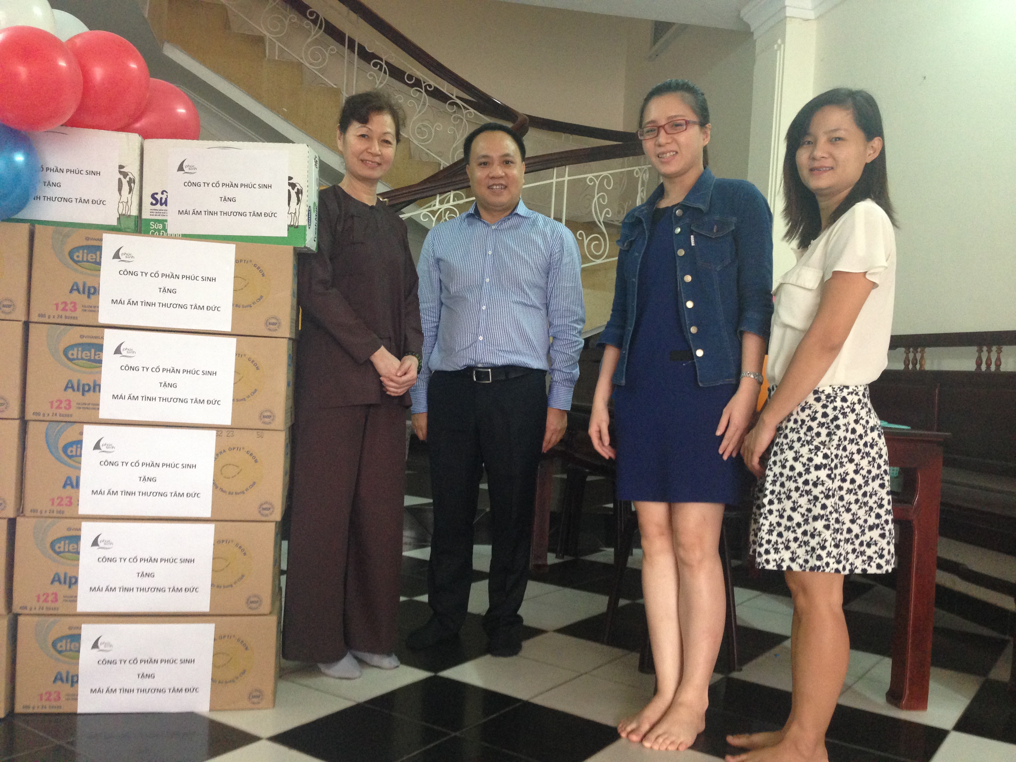 PHÚC SINH TÀI TRỢ MÁI ẤM TÌNH THƯƠNG TÂM ĐỨC QUẬN 4, TP HỒ CHÍ MINH NĂM 2015