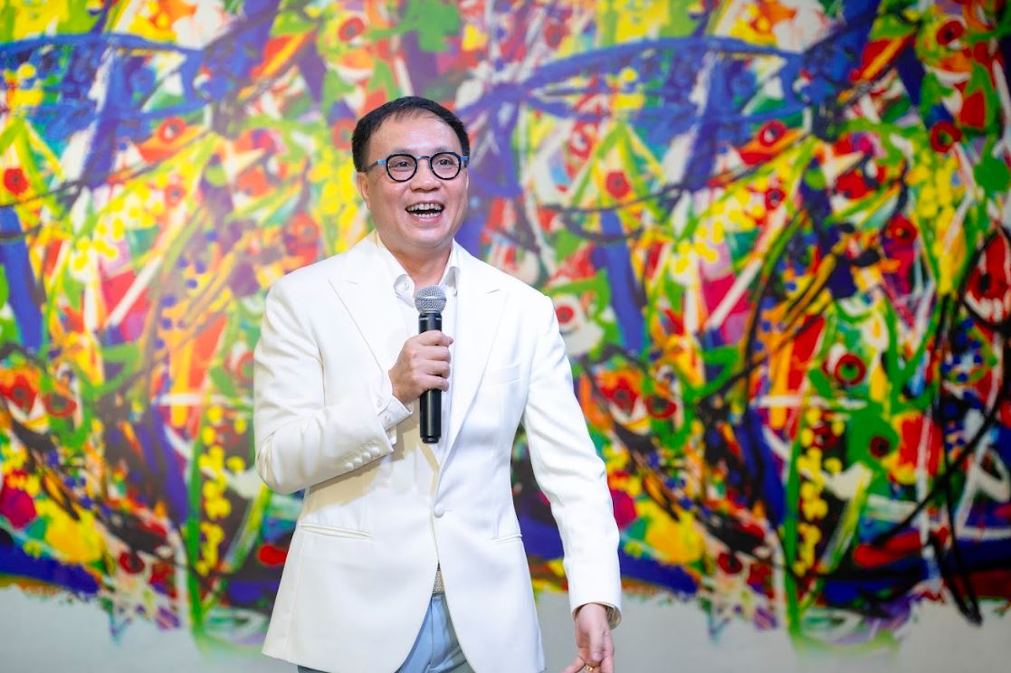 Những đàn cá lộng lẫy trong tranh của Đặng Phương Việt